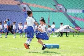 托尼·关恩在对阵洋基的世界大赛中展现出色的击球技巧